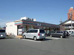 コンビニ　セブンイレブン半田住吉町店（コンビニ）まで384m