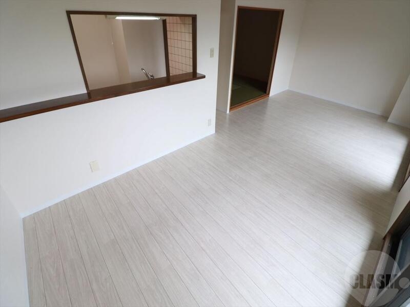 居室・リビング　南向きの明るいリビングです