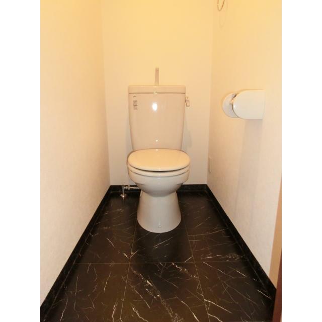 トイレ　清潔感のある水回り♪