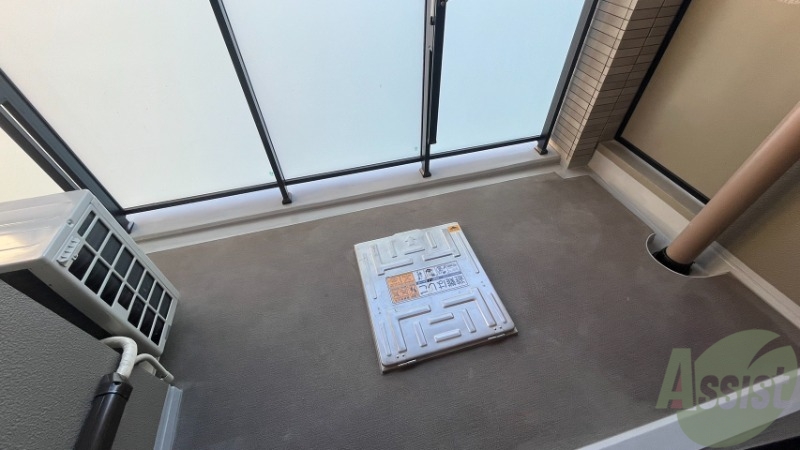 バルコニー　バルコニーです。洗濯物なども干せそうです。