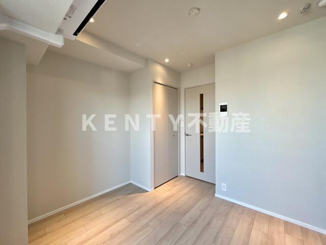 その他部屋・スペース　開放的な寝室です