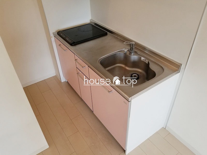 キッチン　2口コンロ付ＩＨクッキングヒータ！調理スペースも広いですよ♪