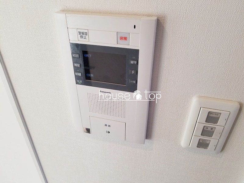 セキュリティ　ＴＶモニターホン！オートロックの解除も可能です♪