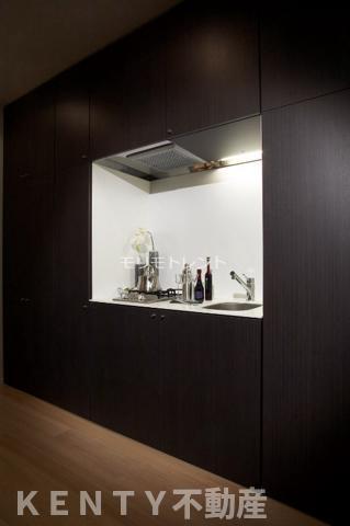 キッチン　コンパクトなキッチンで掃除もラクラク