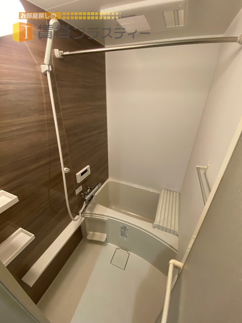 バス・シャワールーム　１日の疲れをバスルームでゆっくりと…。