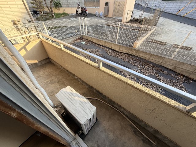 バルコニー　※クリーニング前の写真です