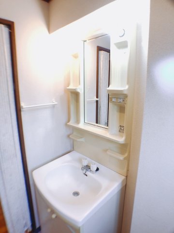 洗面設備　独立洗面化粧台付き