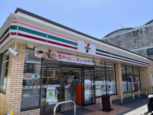 コンビニ　セブンイレブン 川口芝3丁目店（コンビニ）まで202m