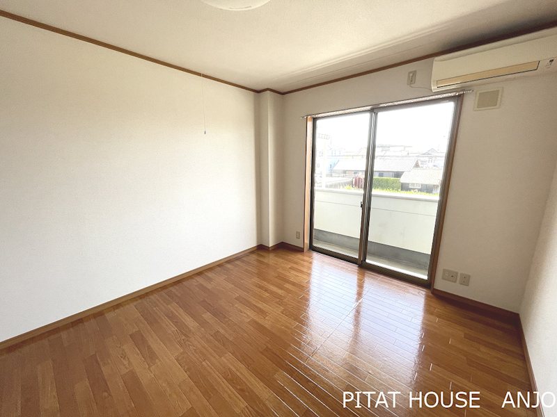 居室・リビング　参考写真２０６（反転タイプ）