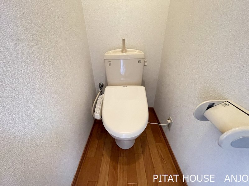 トイレ　参考写真２０６（反転タイプ）