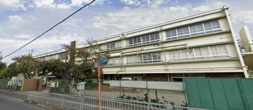 小学校　黒鳥小学校（小学校）まで90m