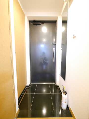 玄関　パレステュディオ九段北の丸