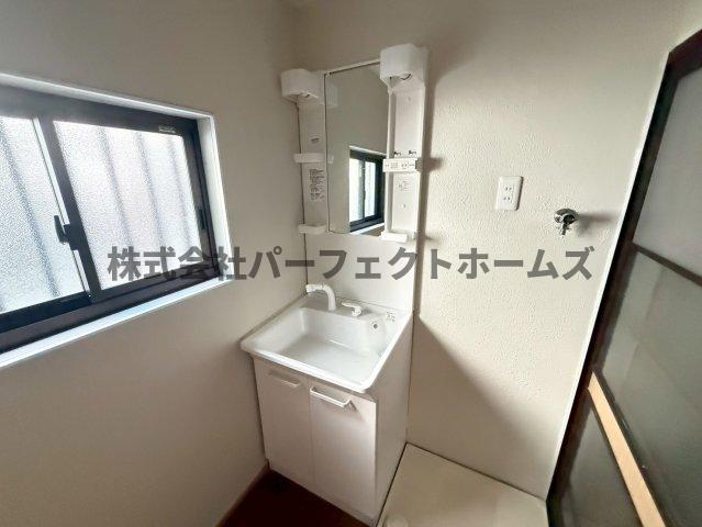 洗面設備　独立洗面台で身支度をすべて済ませてしまいましょう