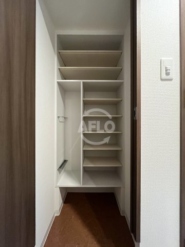 収納　Luxe住吉公園　シューズボックス
