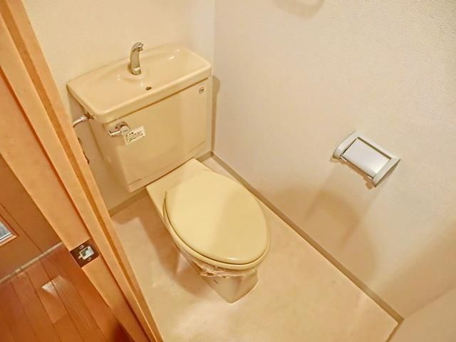 トイレ　お部屋探しは株式会社　タウンハウジング　までお気軽にお問合…