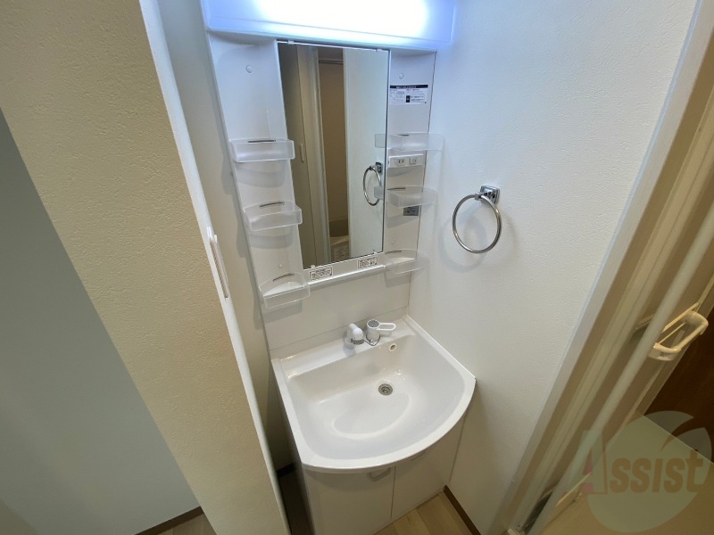 洗面設備　洗面台は独立していて使いやすそうですね。