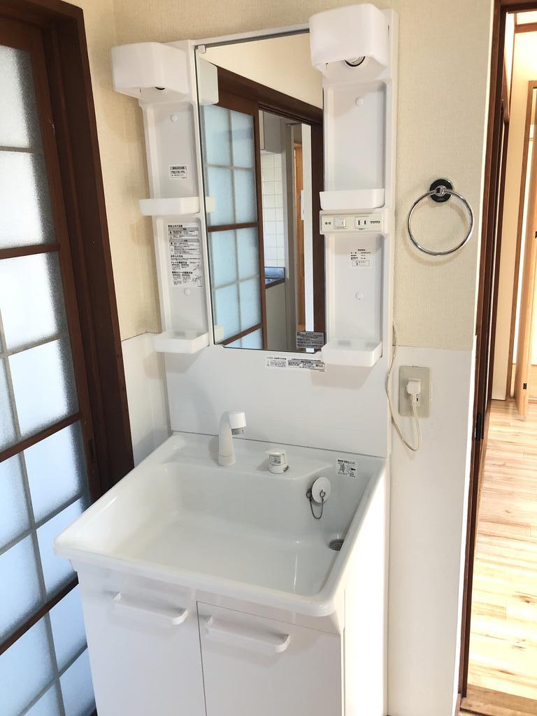 洗面設備　写真は現況とは異なります。