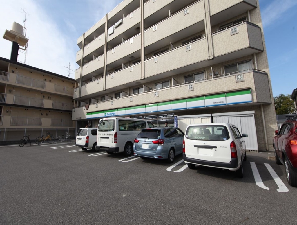 コンビニ　ファミリーマート 昭和狭間町店 (コンビニ)（コンビニ）まで310m