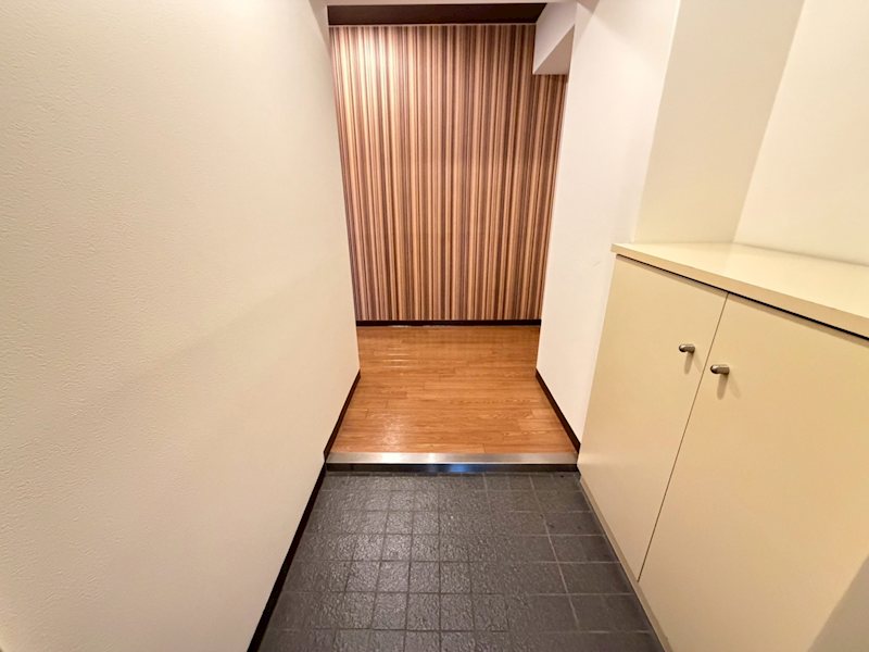 玄関　同系統・別号室の室内写真となります！