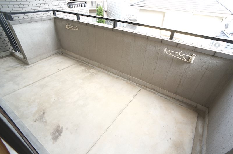 バルコニー　同系統・別号室の室内写真となります！