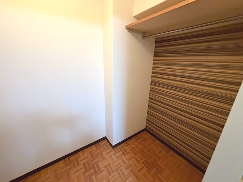 トイレ　同系統・別号室の室内写真となります！