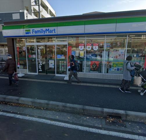 コンビニ　ファミリーマート（コンビニ）まで2072m