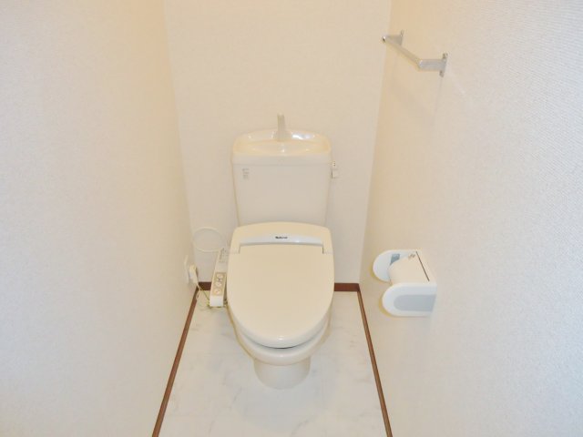 トイレ　温水洗浄暖房便座