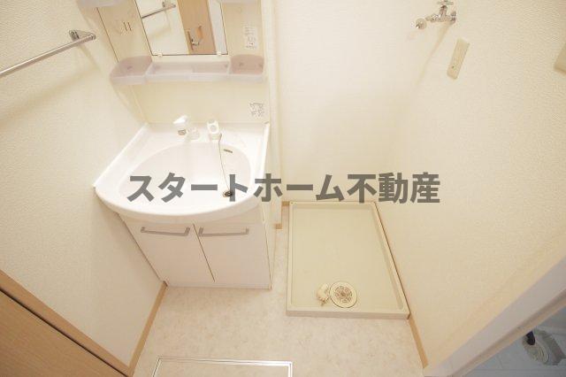 洗面設備　コンパクトで使いやすい洗面所