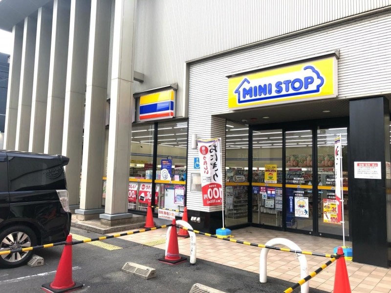 コンビニ　ミニストップ高殿5丁目店（コンビニ）まで185m