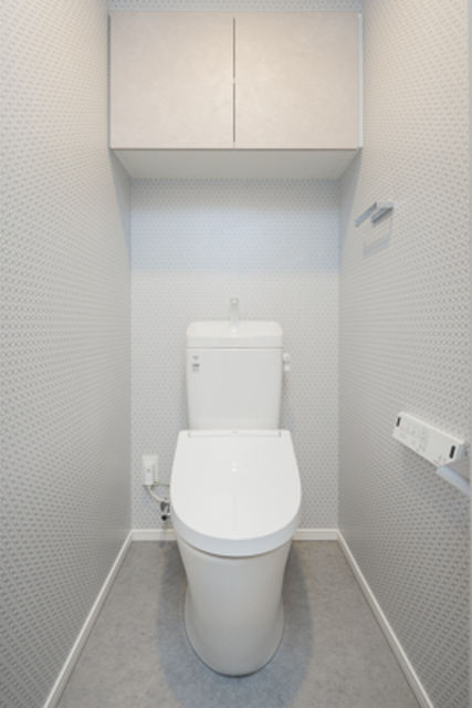 トイレ　※写真は同タイプ住戸です。