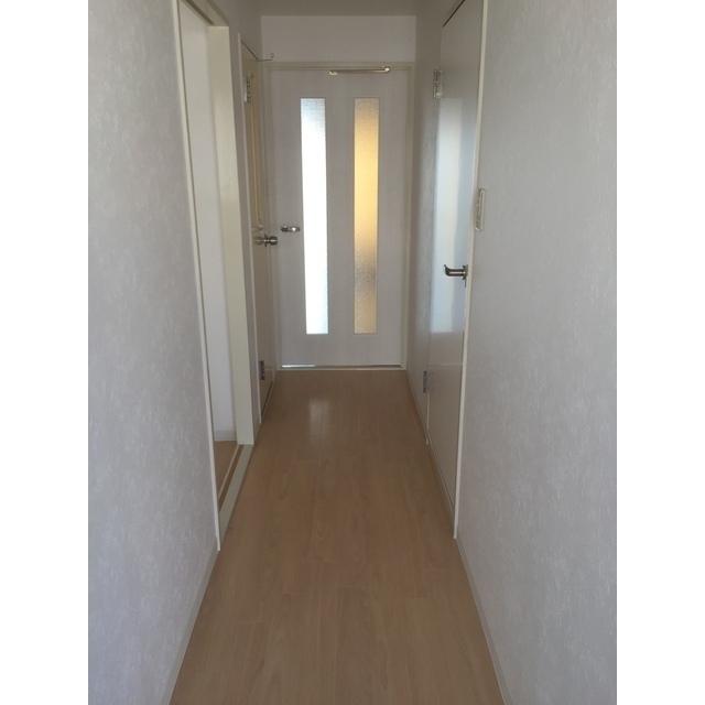 玄関　玄関から廊下