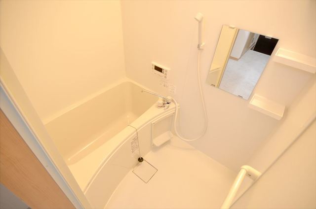 バス・シャワールーム　追い焚き給湯付き