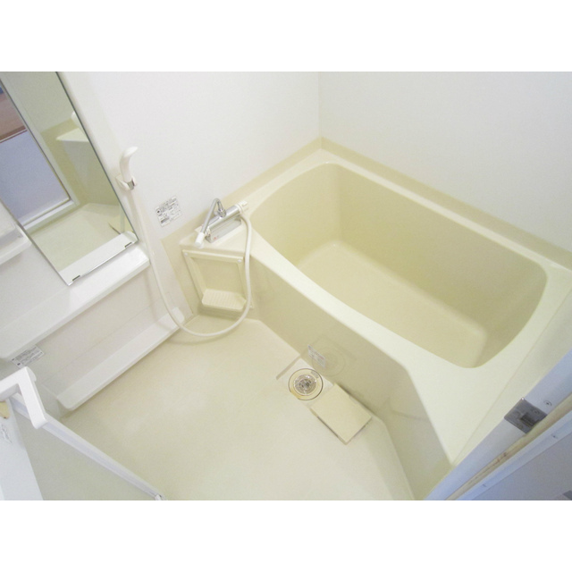 バス・シャワールーム　嬉しい浴室乾燥に大きな鏡♪