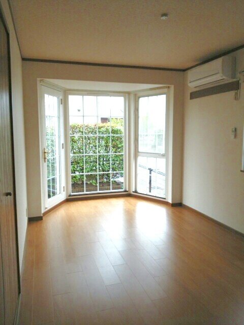 居室・リビング　・別号室参考写真