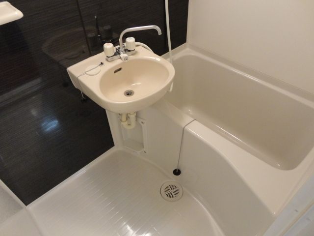 バス・シャワールーム　別部屋参考写真