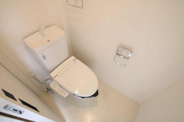 トイレ　※別室の参考写真の為、現況優先です。