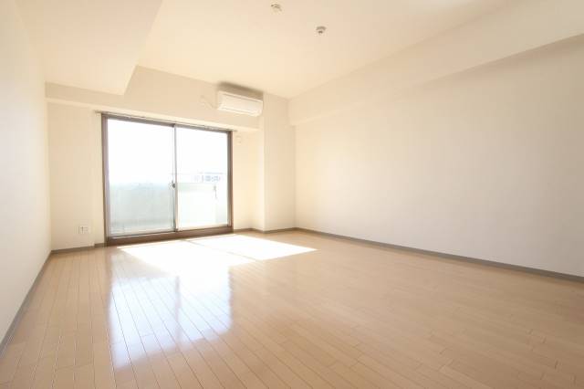 その他部屋・スペース　ソファーなども置けるくらい広いお部屋です。