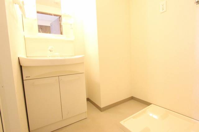 洗面設備　脱衣所です。