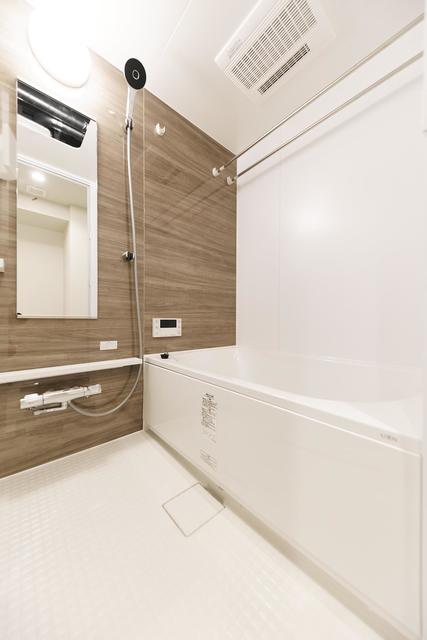 バス・シャワールーム　※写真は同タイプ住戸です。