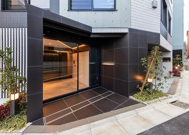 エントランス　落ち着いたエントランスです