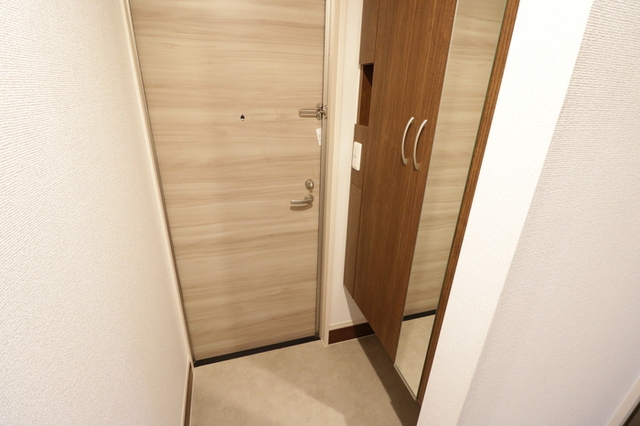 玄関　１０２・玄関