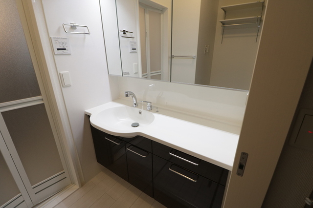 洗面設備　１０２・洗面所