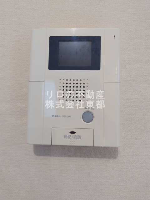 セキュリティ　来訪者の姿を確認できるＴＶモニター付インターホン設置済です！