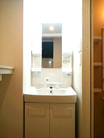 洗面設備　広い洗面スペース