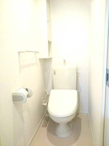 トイレ　清潔感のあるトイレです