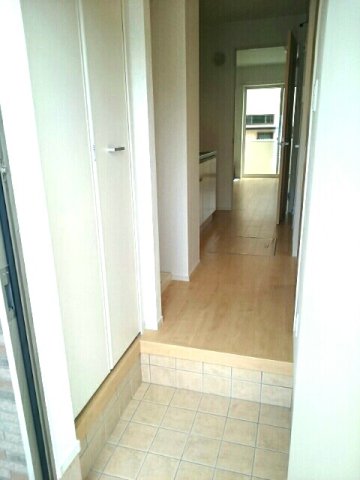 玄関　収納もある玄関です