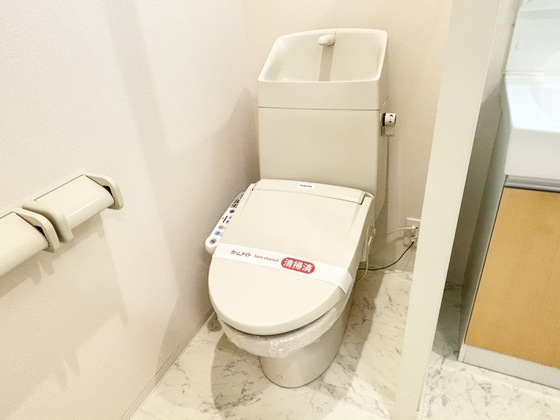 トイレ　シャワー付きトイレ