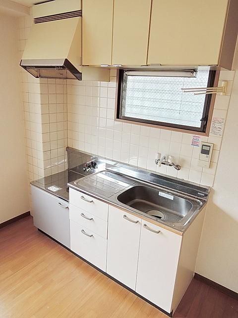 キッチン　★小窓付き・キッチン★