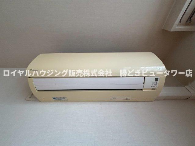 その他設備　リビングにはビルトインエアコンが１台あります