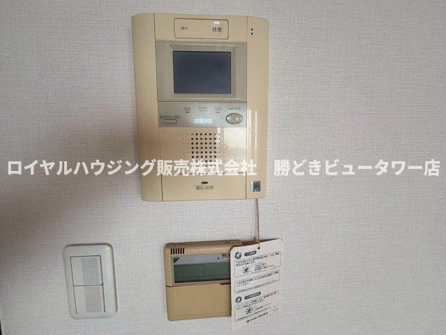 セキュリティ　モニター付きインターホンと、嬉しい床暖房付きです